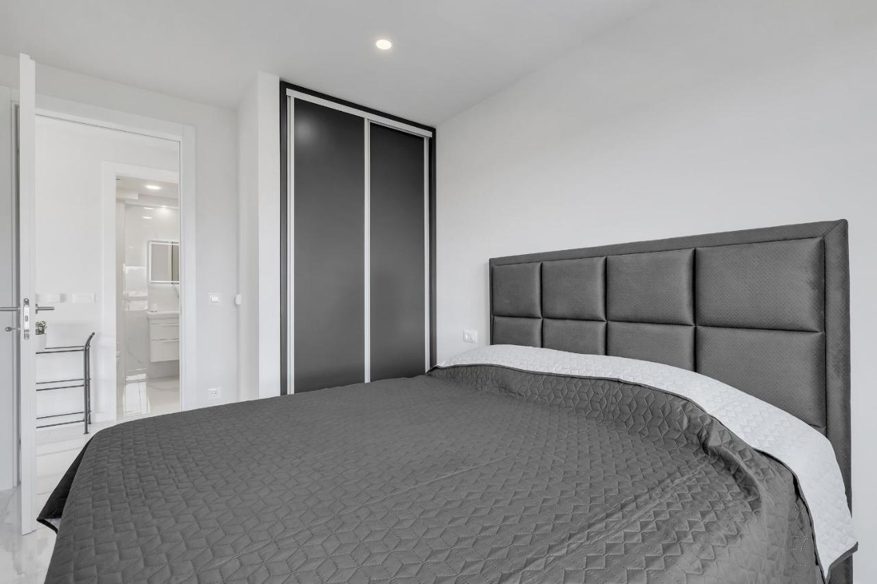 Luxury Seaview Apartment Dzenan Makarska Buitenkant foto