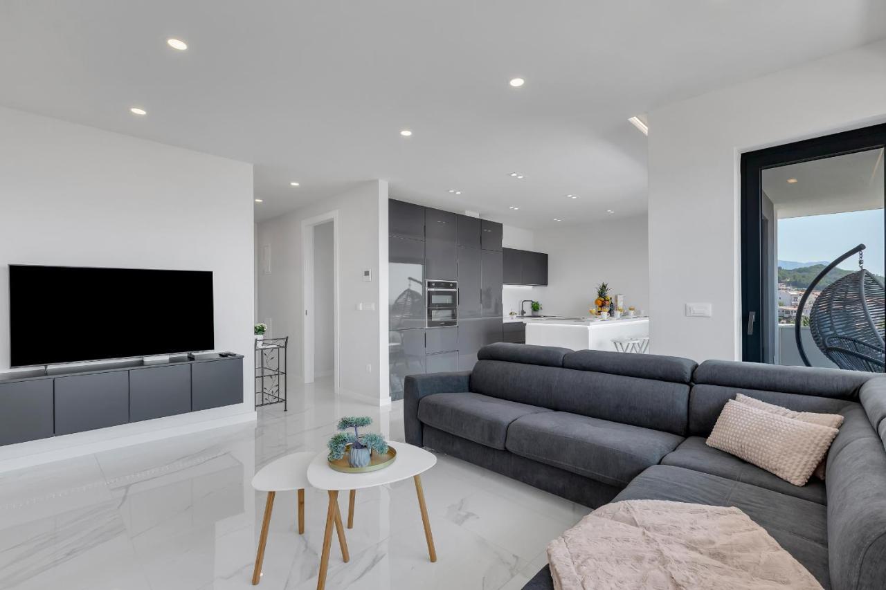 Luxury Seaview Apartment Dzenan Makarska Buitenkant foto