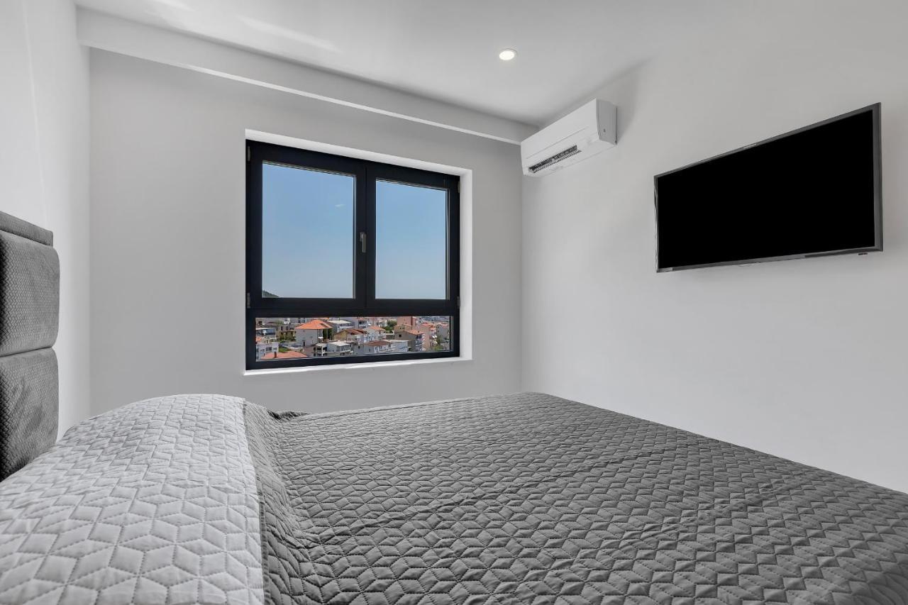 Luxury Seaview Apartment Dzenan Makarska Buitenkant foto